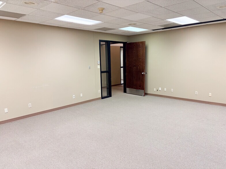More Photos Of 4021 84th St, Lubbock Loft Creative Space For Lease