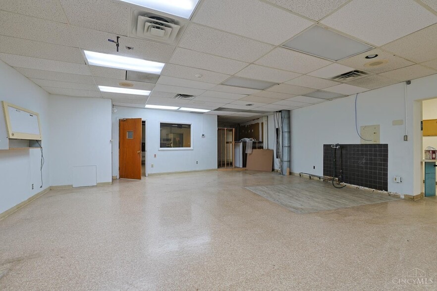More Photos Of 2108 Central Pky, Cincinnati Loft Creative Space For Sale