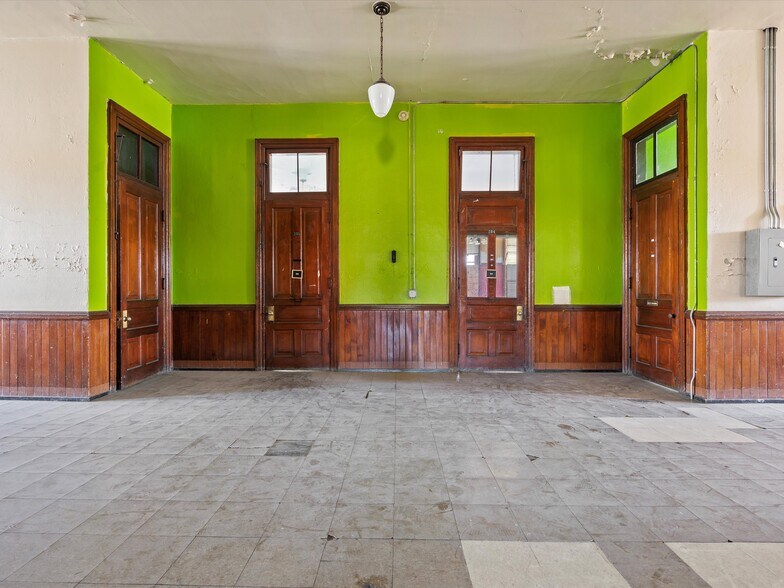 More Photos Of 453 Martin Luther King Jr. Blvd, Detroit Loft Creative Space For Sale