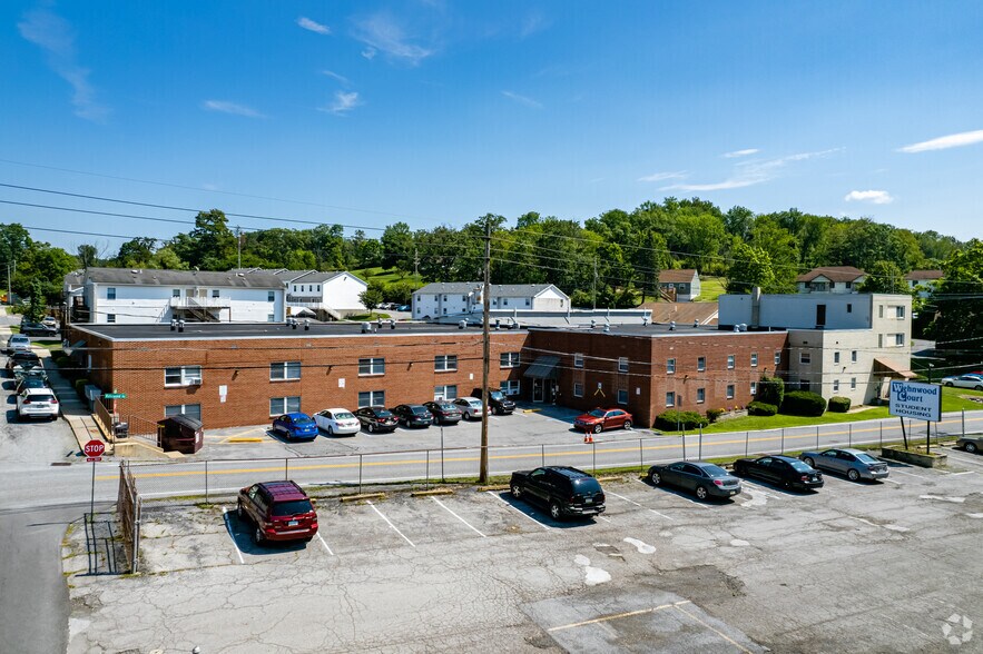More Photos Of 2708 Wehnwood Rd, Altoona Apartments For Sale