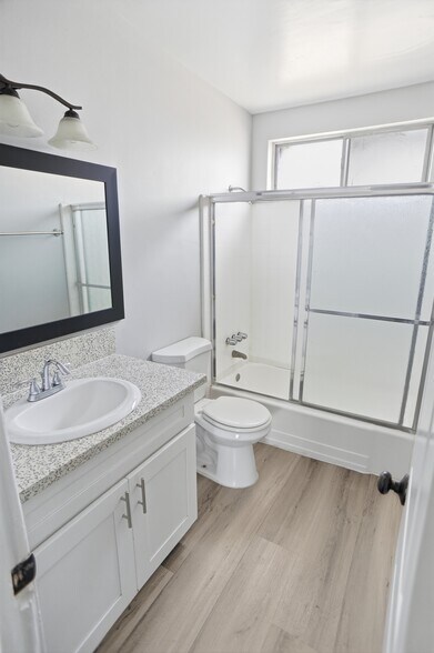 More Photos Of 1220 N Van Ness Ave, Los Angeles Apartments For Sale