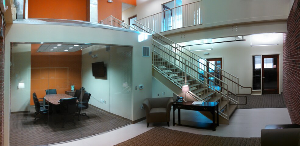 More Photos Of 363 Church St N, Concord Loft Creative Space For Lease