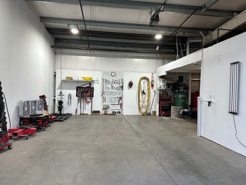 More Photos Of 7140 Ivy St, Commerce City Warehouse For Sale