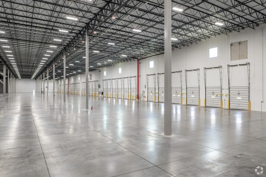 More Photos Of 198 Commercial Blvd, Blakeslee Warehouse For Lease