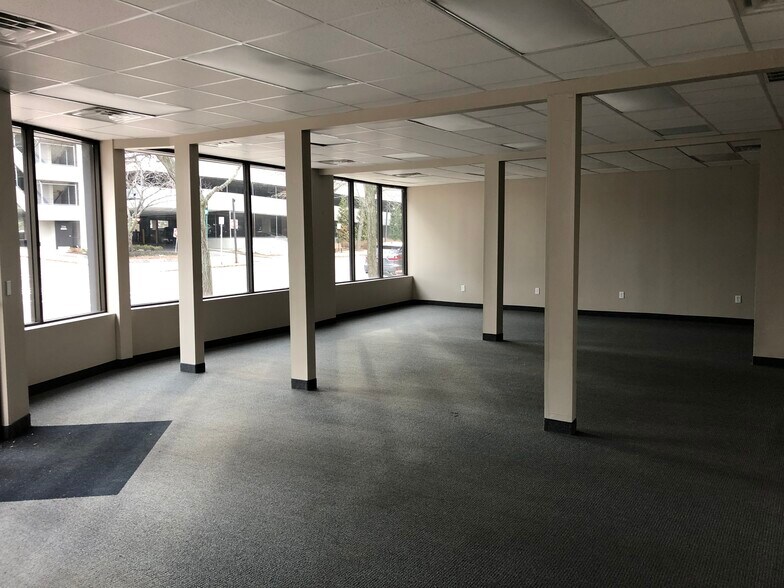 More Photos Of 323-325 Washington St, Newton Storefront For Lease