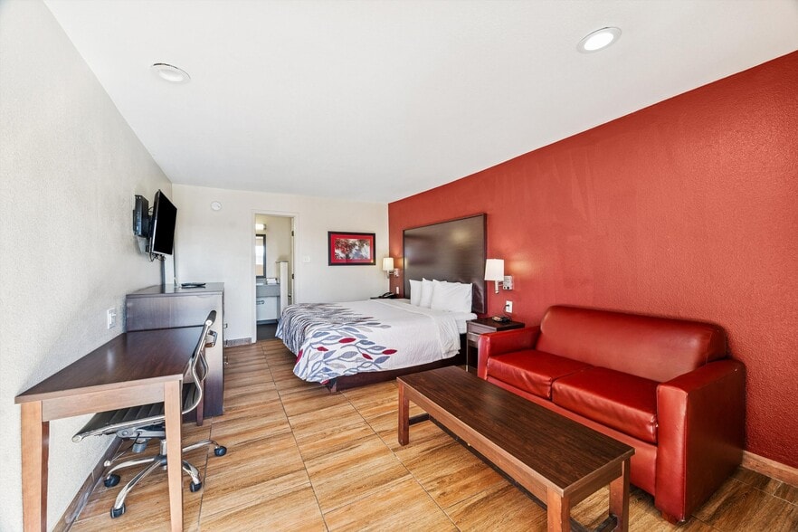 More Photos Of 20543 Interstate 45, Spring Hotel For Sale