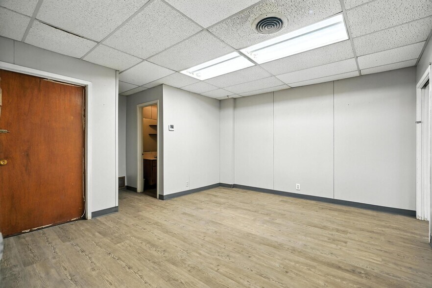 More Photos Of 926 Energy Dr, Abilene Warehouse For Lease