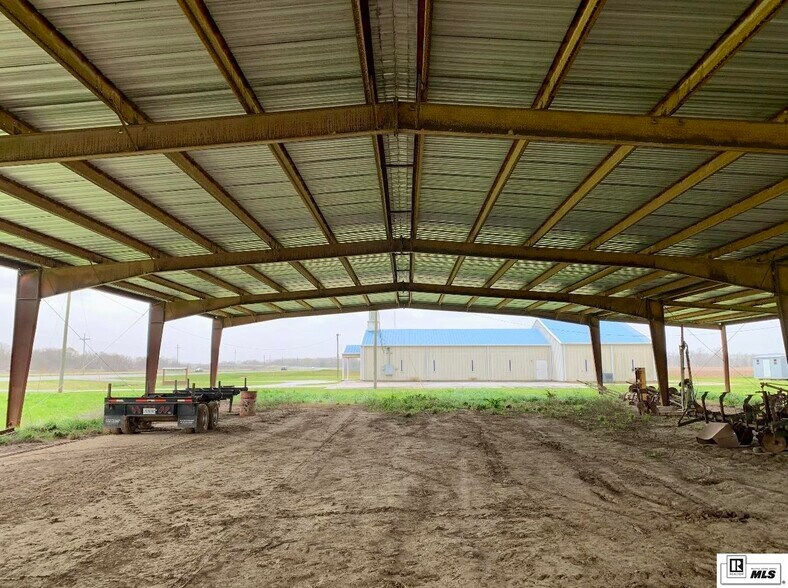 More Photos Of 2390 US 165 S, Columbia Warehouse For Lease