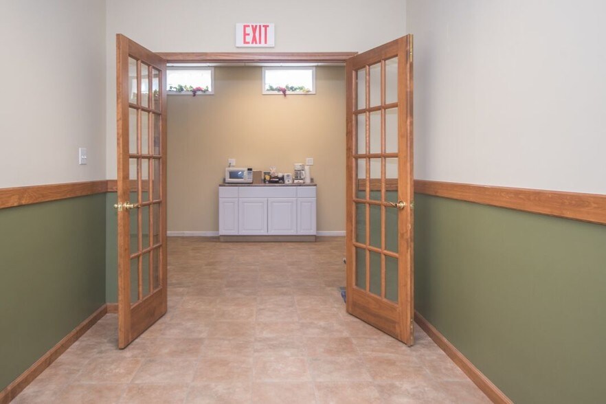 More Photos Of 706-708 Kings Rd, Schenectady Coworking Space