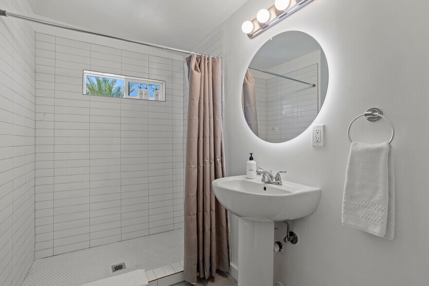 More Photos Of 12689 Eliseo Rd, Desert Hot Springs Hotel For Sale