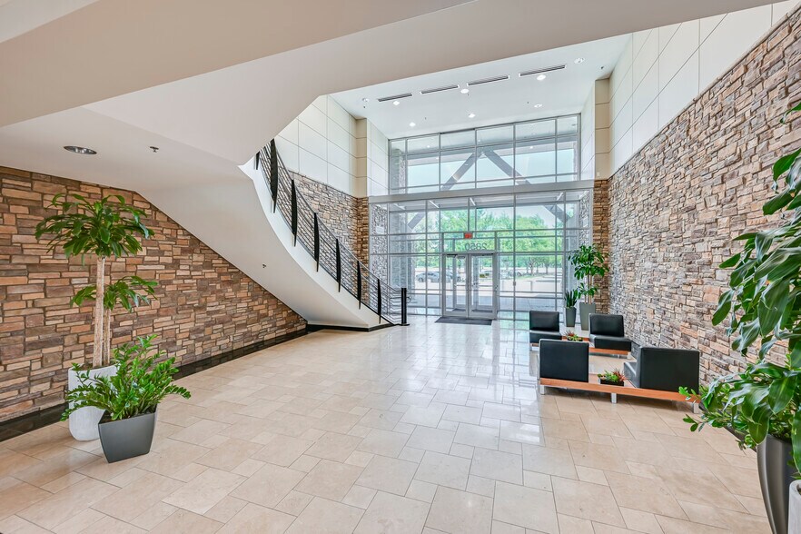 More Photos Of 2850 Lake Vista Dr, Lewisville Office Residential For Lease