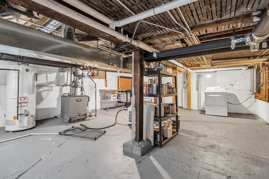 More Photos Of 3307 W Irving Park Rd, Chicago Office Residential For Sale