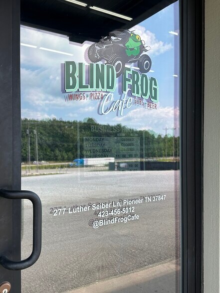 More Photos Of 277 Luther Seiber Blvd, Pioneer Restaurant For Sale