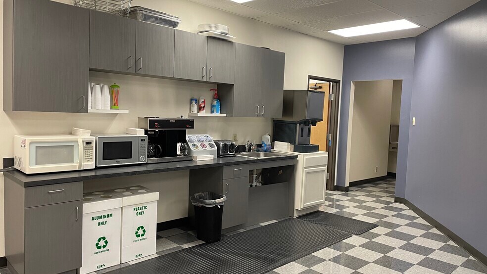 More Photos Of 2801 S Interstate 35 S, Austin Loft Creative Space For Lease