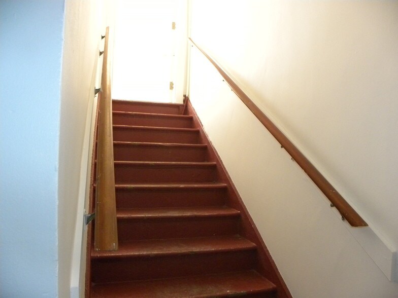 More Photos Of 1101-1119 S La Brea Ave, Los Angeles Freestanding For Lease