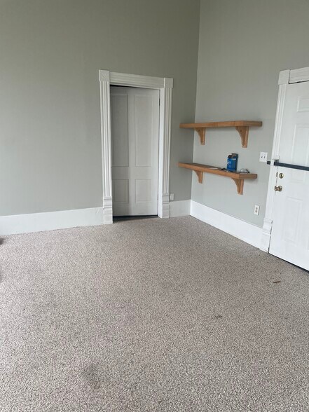 More Photos Of 315 Main Ave, Northport Office Residential For Lease