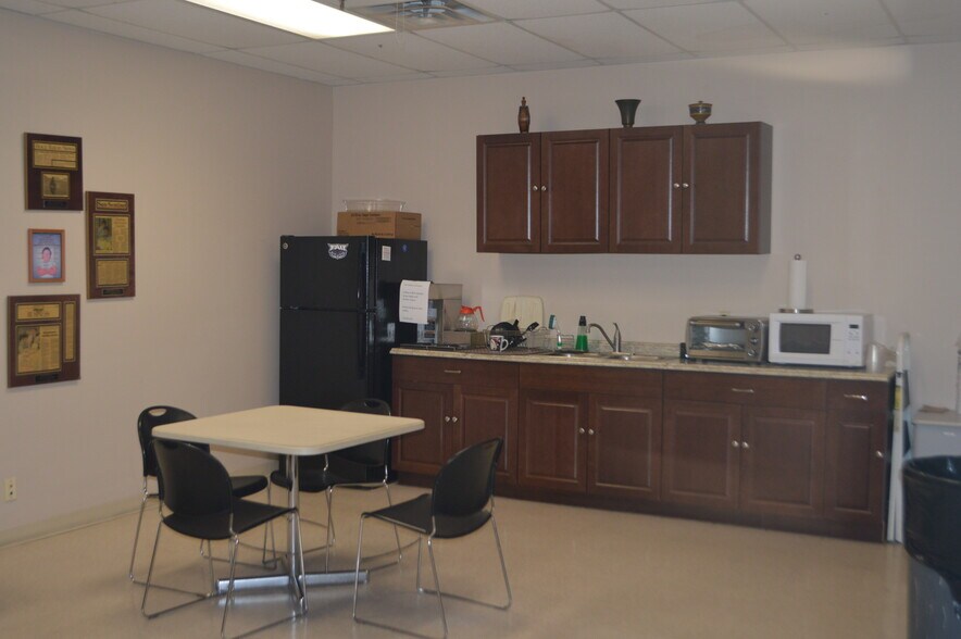 More Photos Of 6000 Park of Commerce Blvd, Boca Raton Distribution For Lease