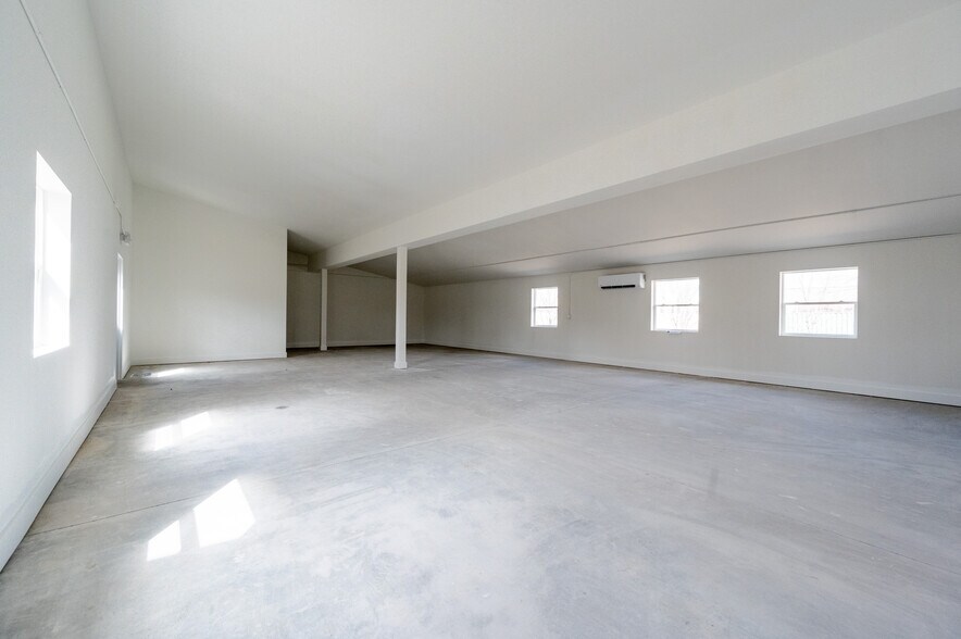 More Photos Of 255 Garden Dr, Bozeman Flex For Lease