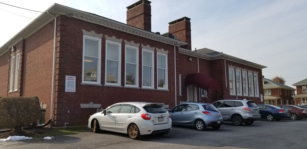 More Photos Of 517 Carlisle Ave, York Office For Lease