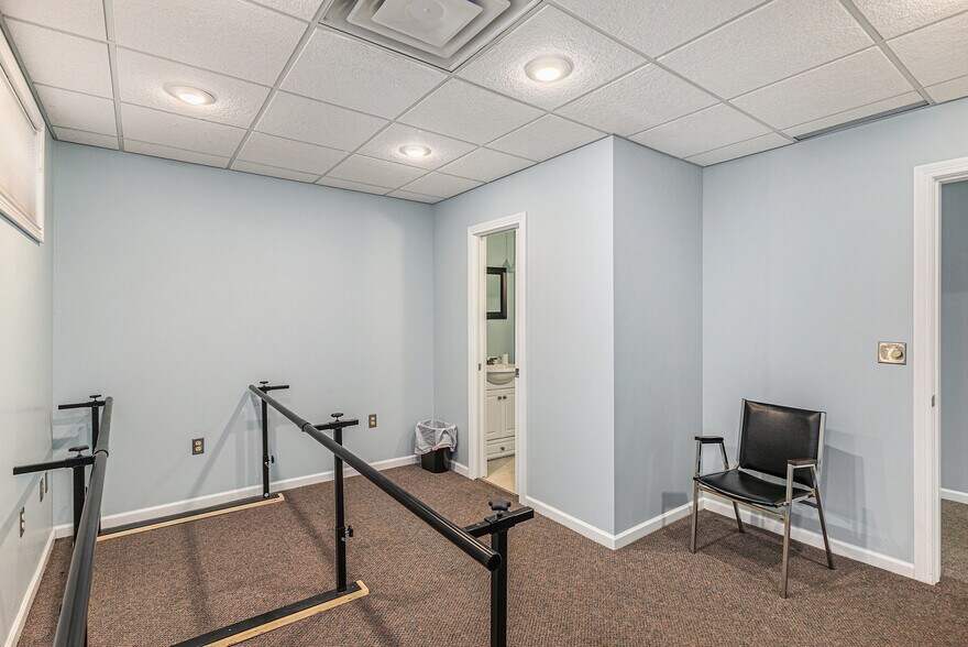 More Photos Of 1350 E M 21, Owosso Medical For Sale