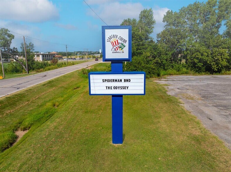 More Photos Of 1110 Stothers Ave, Seminole Theater Concert Hall For Sale