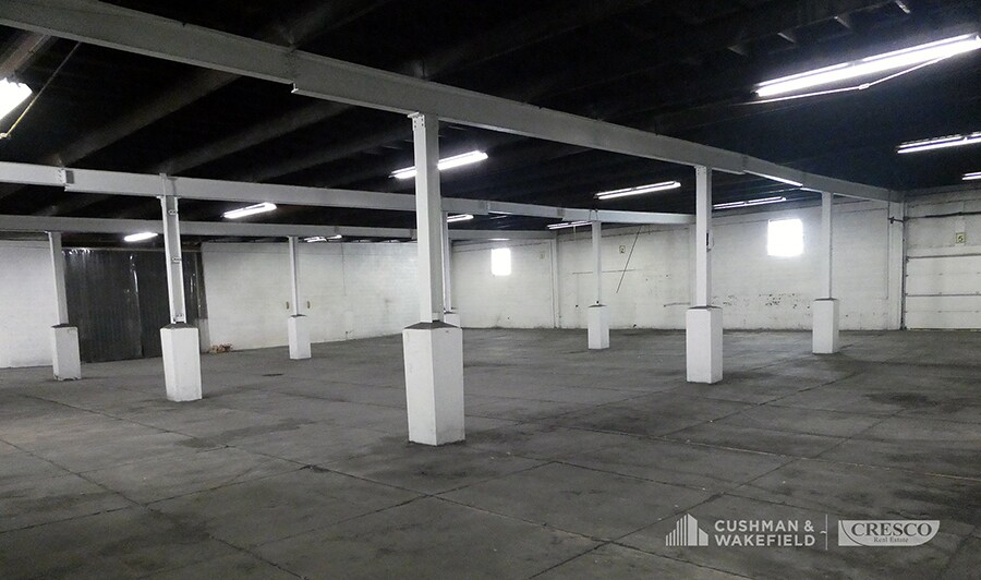 More Photos Of 501 Stones Levee, Cleveland Warehouse For Lease