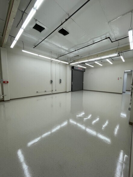 More Photos Of 635 Vaqueros Ave, Sunnyvale Flex For Sale