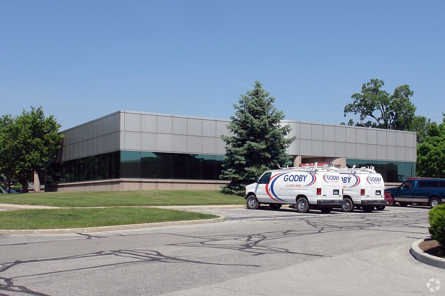 More Photos Of 3535 E 96th St, Indianapolis Office For Lease