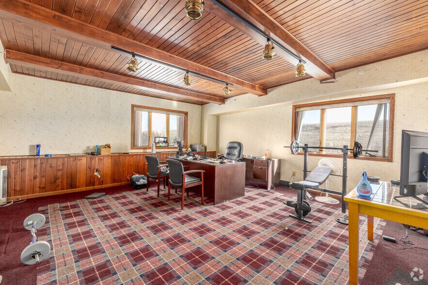 More Photos Of 2000 Ashley Rd, Morris Manufacturing For Lease