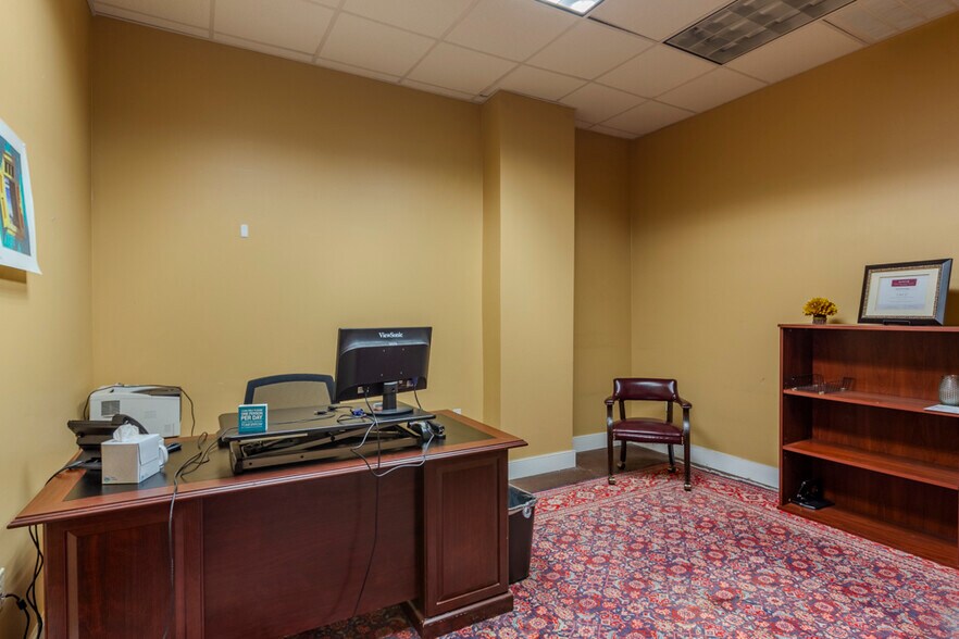 More Photos Of 411-413 E Liberty St, Savannah Office For Sale