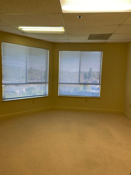 More Photos Of 100 Professional Center Dr, Novato Unknown For Lease