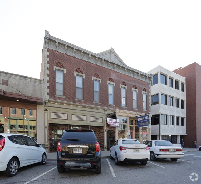 More Photos Of 211 W Lexington Ave, Independence Storefront Retail Office For Lease