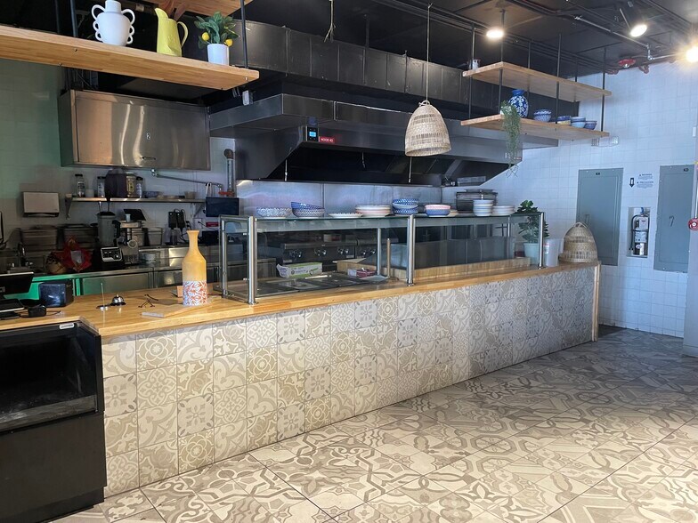 More Photos Of 268 SW 8th St, Miami Restaurant For Lease