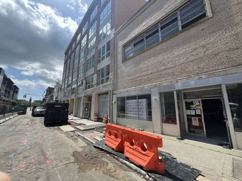 More Photos Of 824 Chapel St, New Haven Storefront For Lease