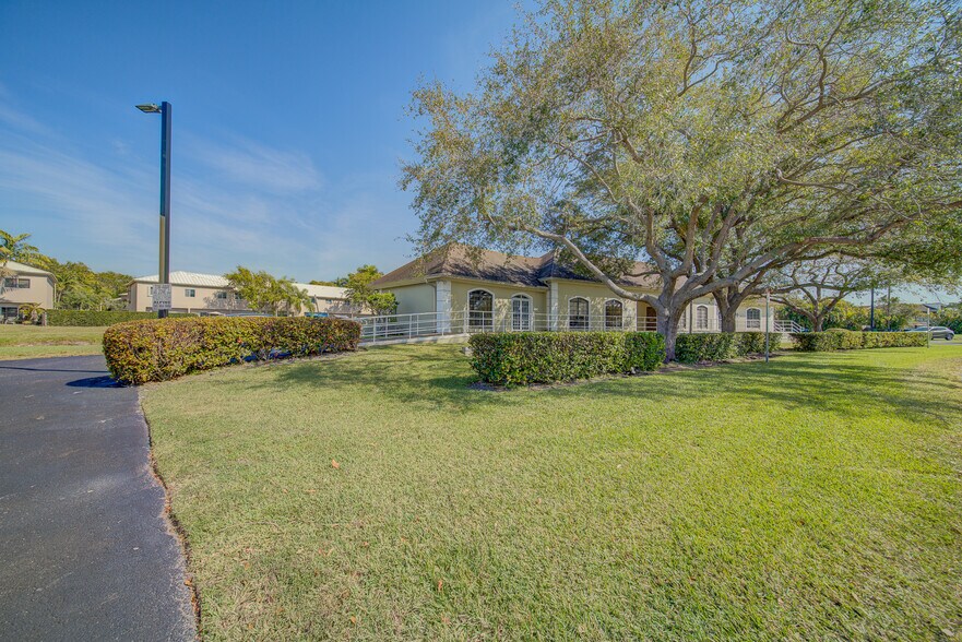 More Photos Of 9245 SW 158th Ln, Miami Office For Lease