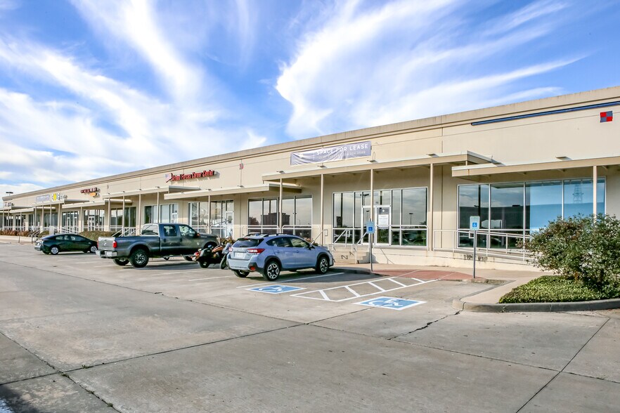 More Photos Of 5401 Bosque Blvd, Waco Unknown For Lease
