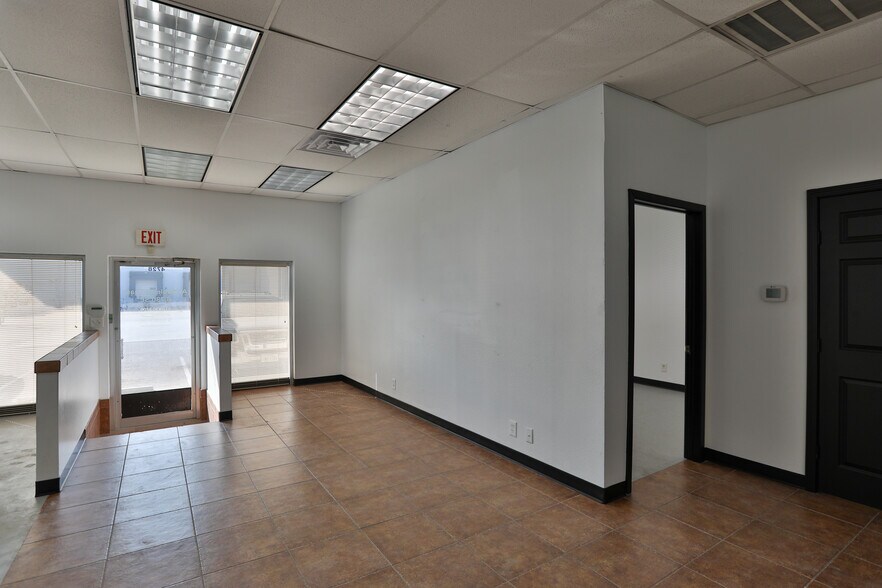 More Photos Of 4728 Goldfield, San Antonio Unknown For Lease