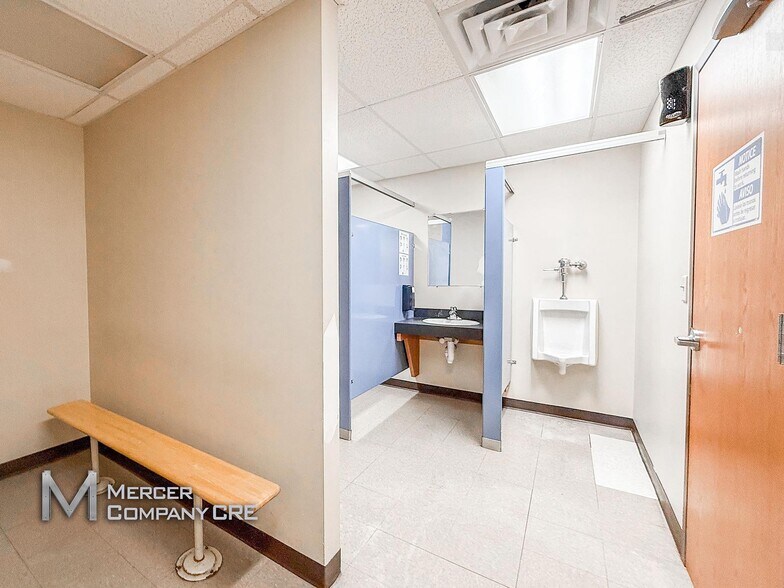 More Photos Of 3613-3621 S Moulton Dr, Oklahoma City Service For Lease