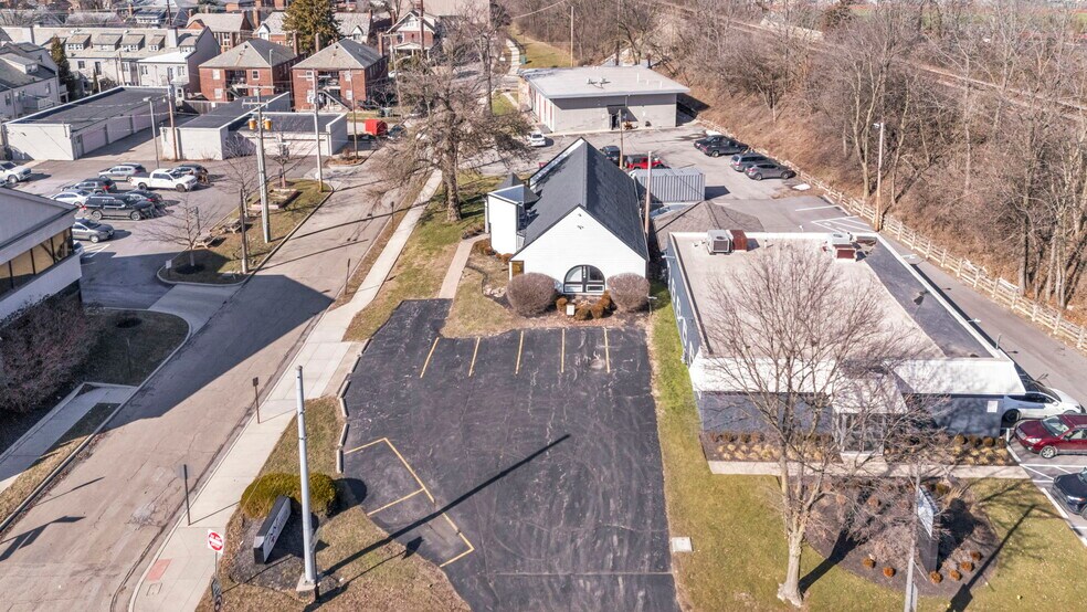 More Photos Of 1824 E Broad St, Columbus Office Residential For Lease