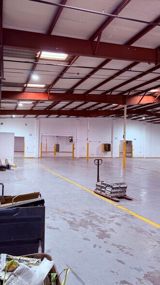 More Photos Of 3517 Frutas Ave, El Paso Manufacturing For Lease