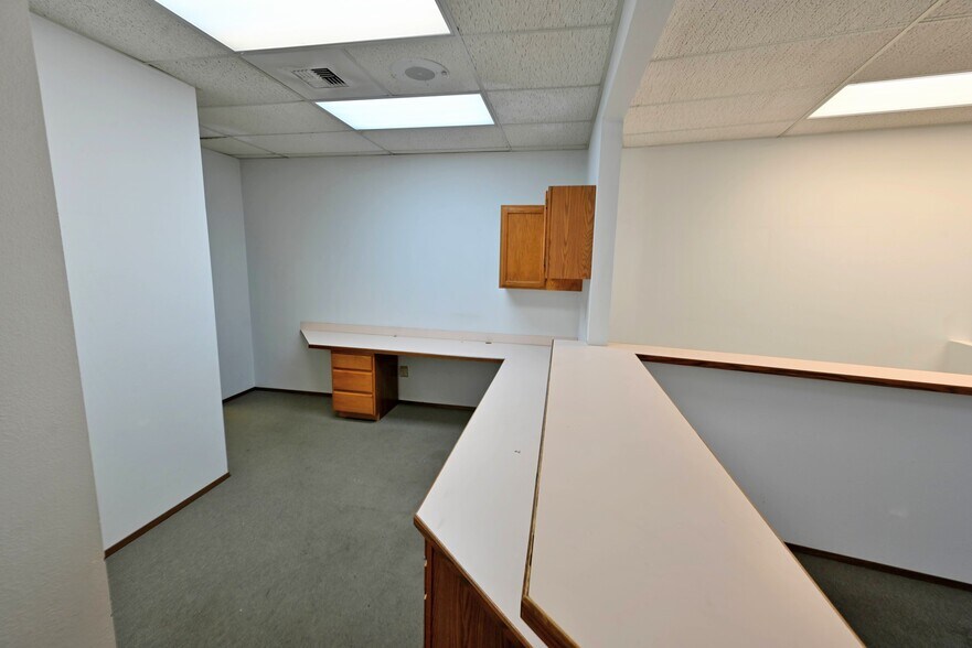 More Photos Of 3327 NE 125th Ave, Seattle Office For Sale