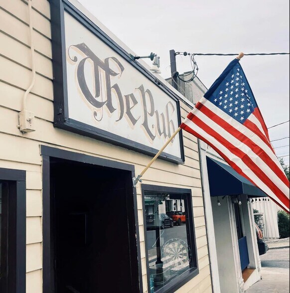 Primary Photo Of 3 Elm Pl, Rye General Retail For Sale