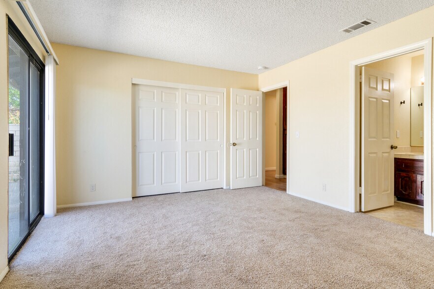 More Photos Of 19087 Allegheny Rd, Apple Valley Apartments For Sale