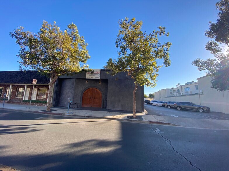 More Photos Of 7234 Owensmouth Ave, Canoga Park Freestanding For Lease