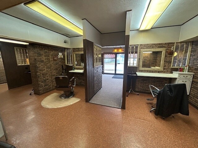 More Photos Of 640 5th Ave, Troy Specialty For Sale