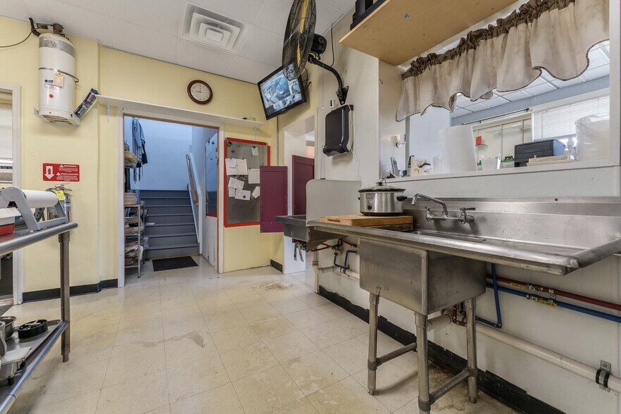 More Photos Of 615 3rd Ave, Alpha Freestanding For Sale