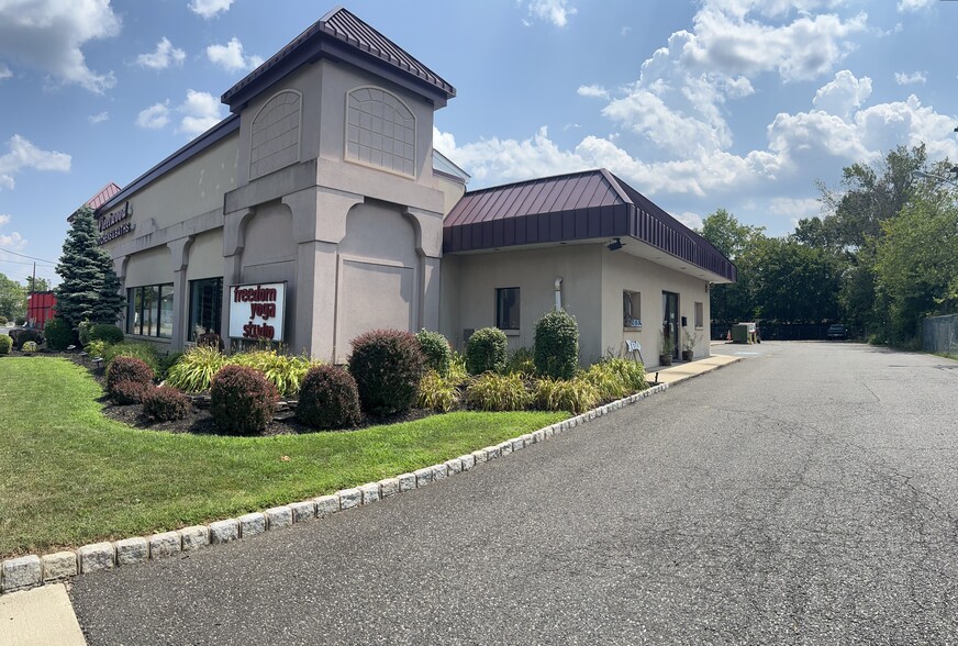 Primary Photo Of 107 Sherman Ave, Raritan Storefront Retail Office For Lease