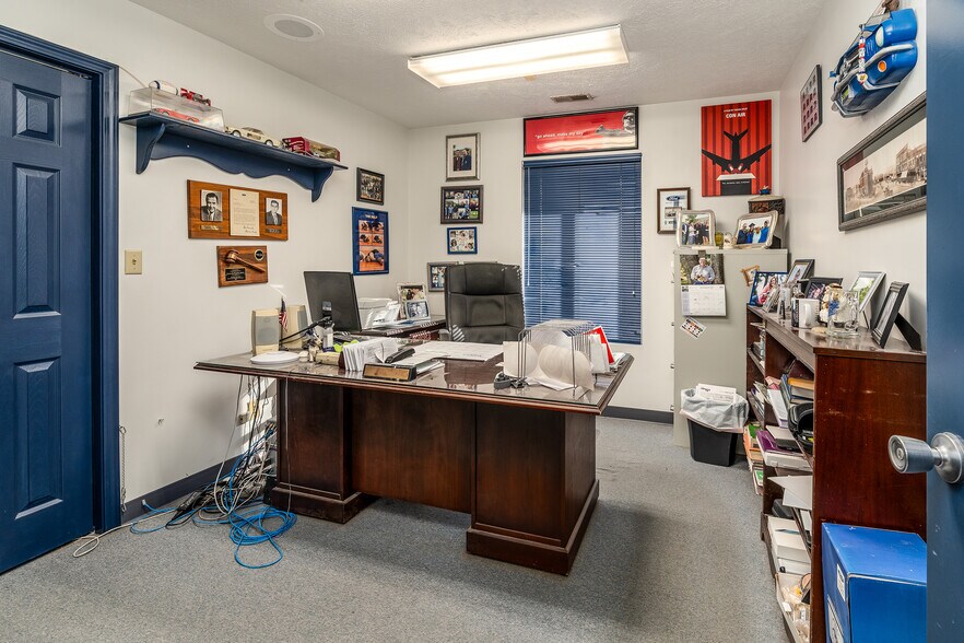 More Photos Of 602 S Court St, Marion Office For Sale