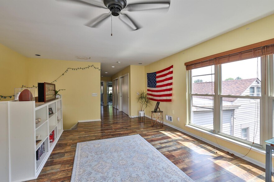 More Photos Of 2039 Madison Rd, Cincinnati Storefront Retail Office For Sale