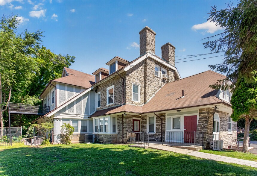 More Photos Of 820 E Vernon Rd, Philadelphia Unknown For Lease